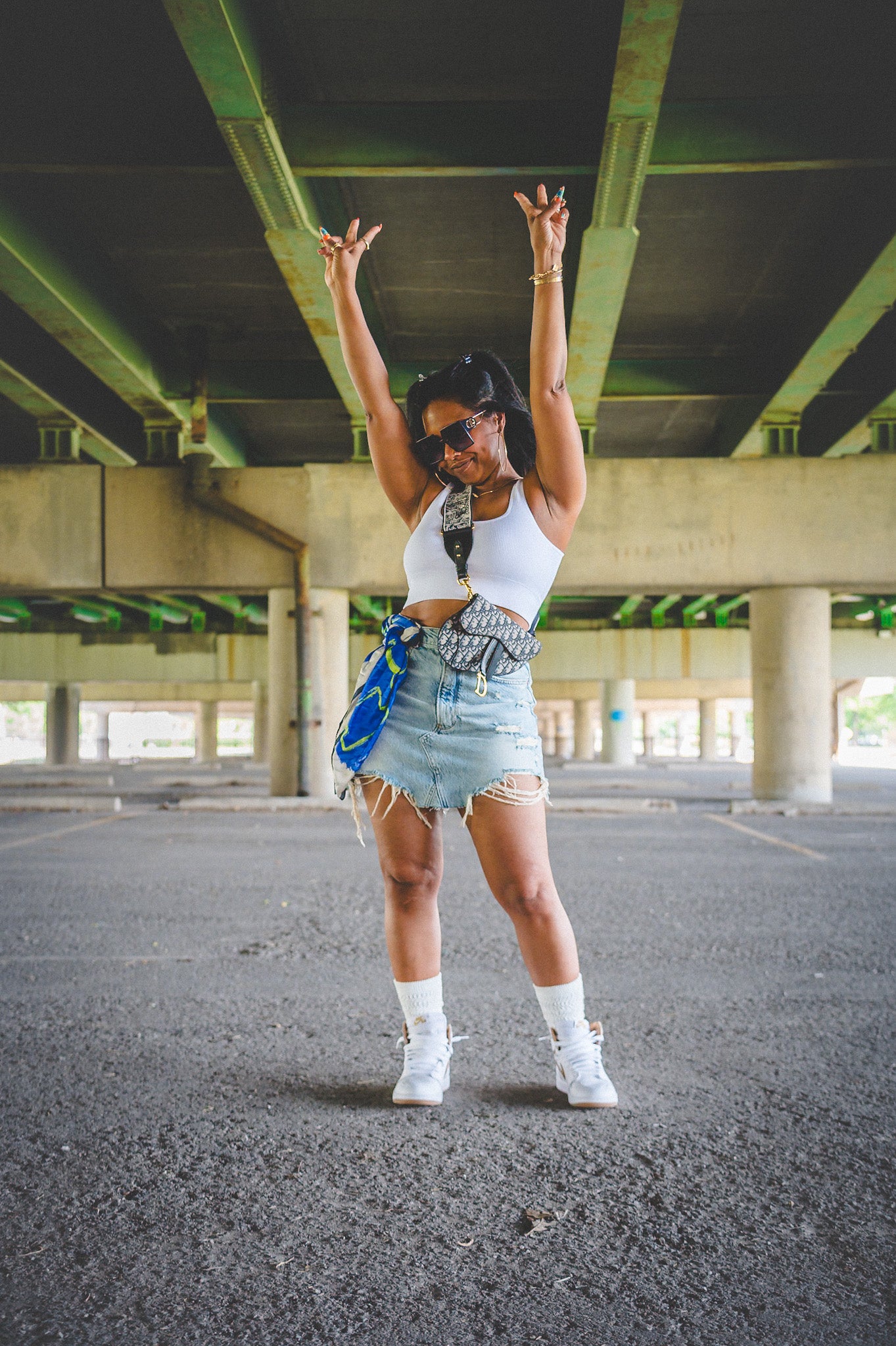 WHITE BASIC TANK