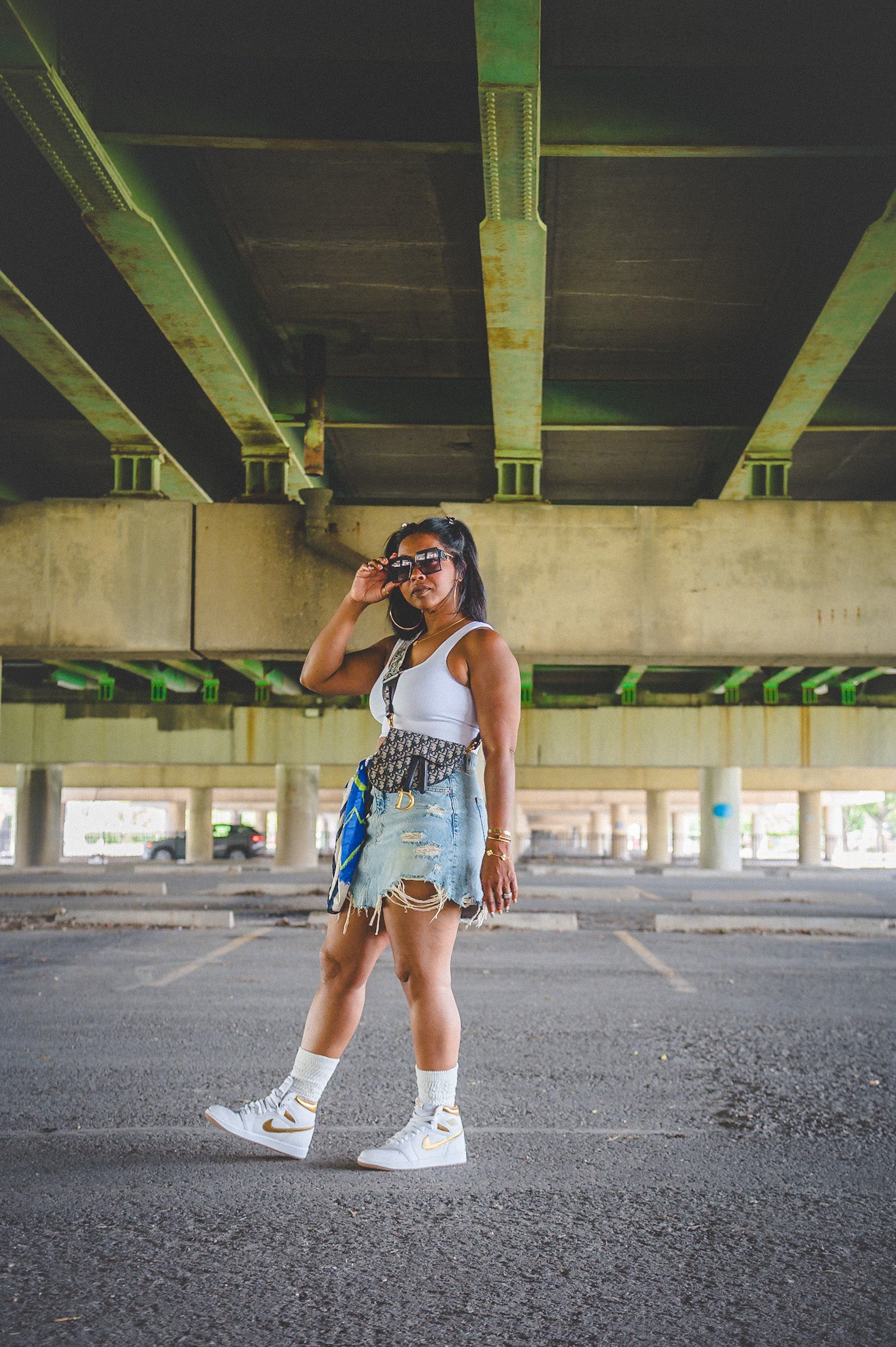 WHITE BASIC TANK