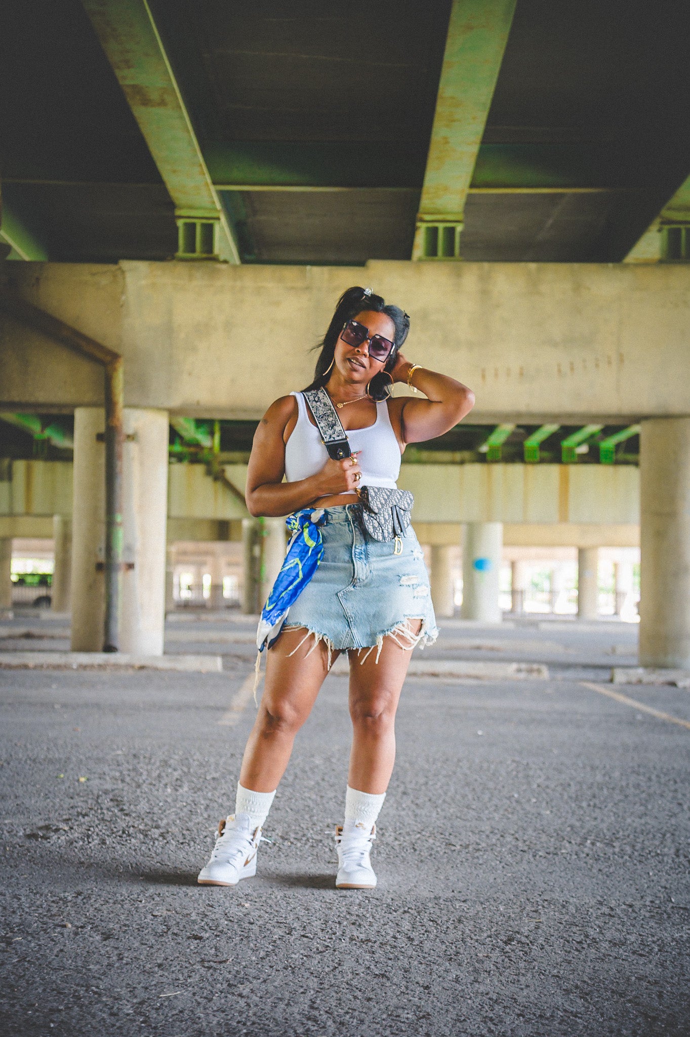WHITE BASIC TANK