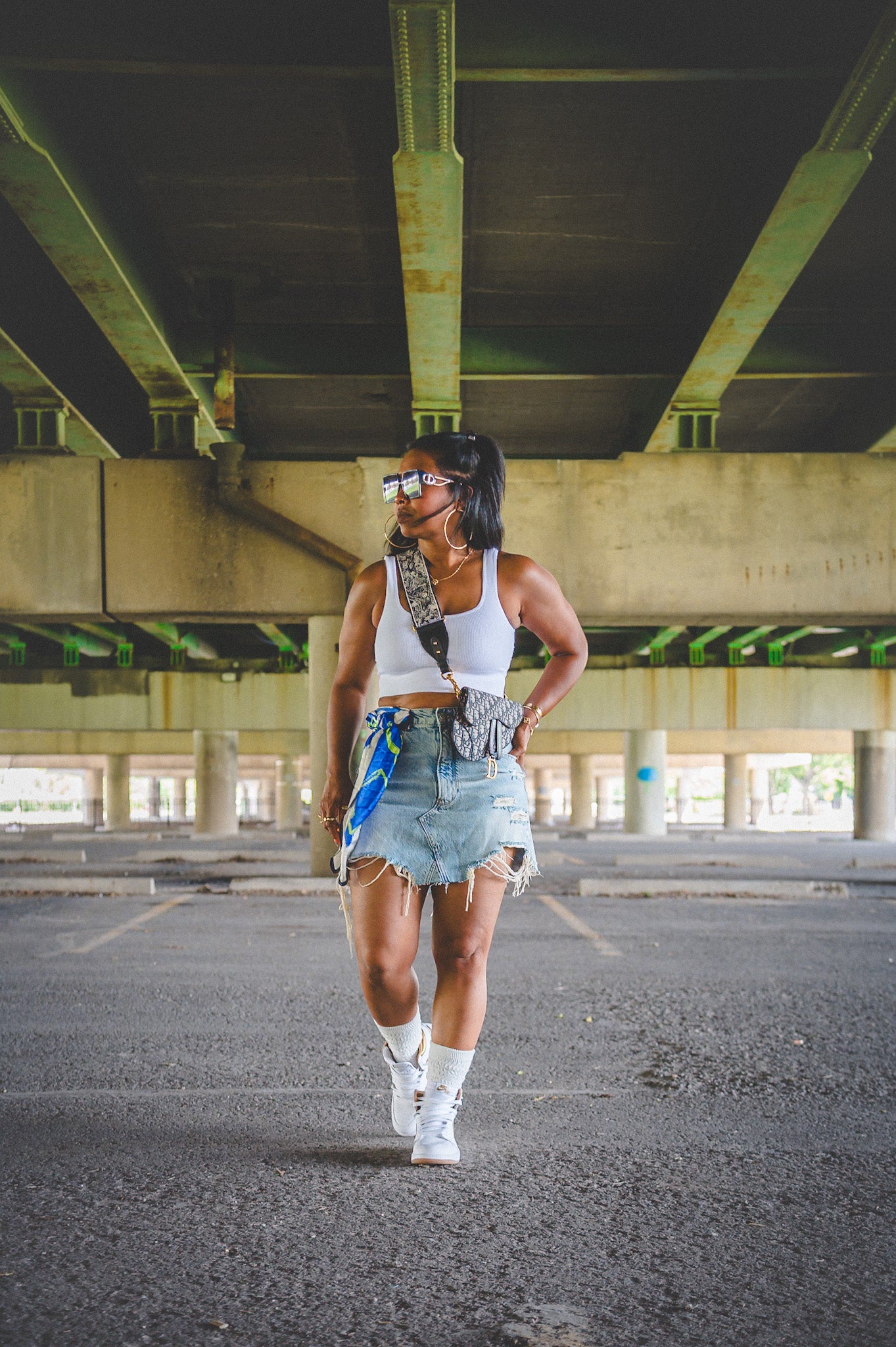WHITE BASIC TANK
