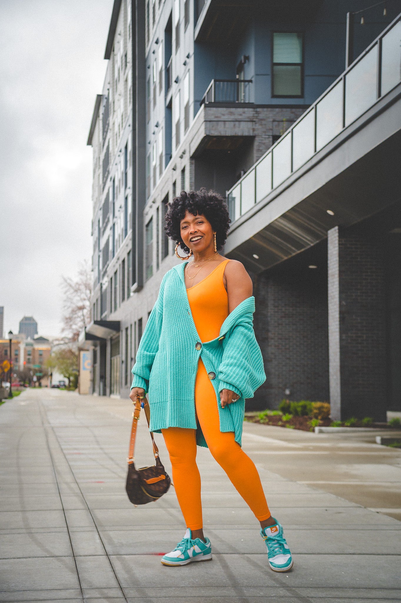 RIBBED ORANGE V-NECK SLEEVELESS JUMPSUIT